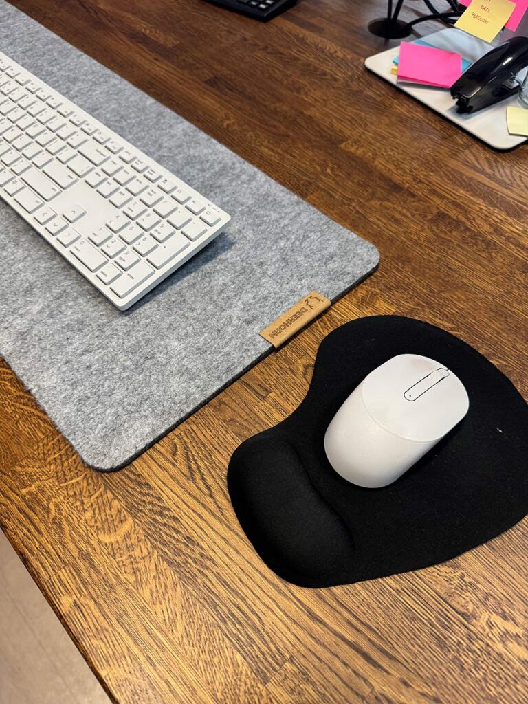 ergonomia stanowiska komputerowego mysz klawiatura